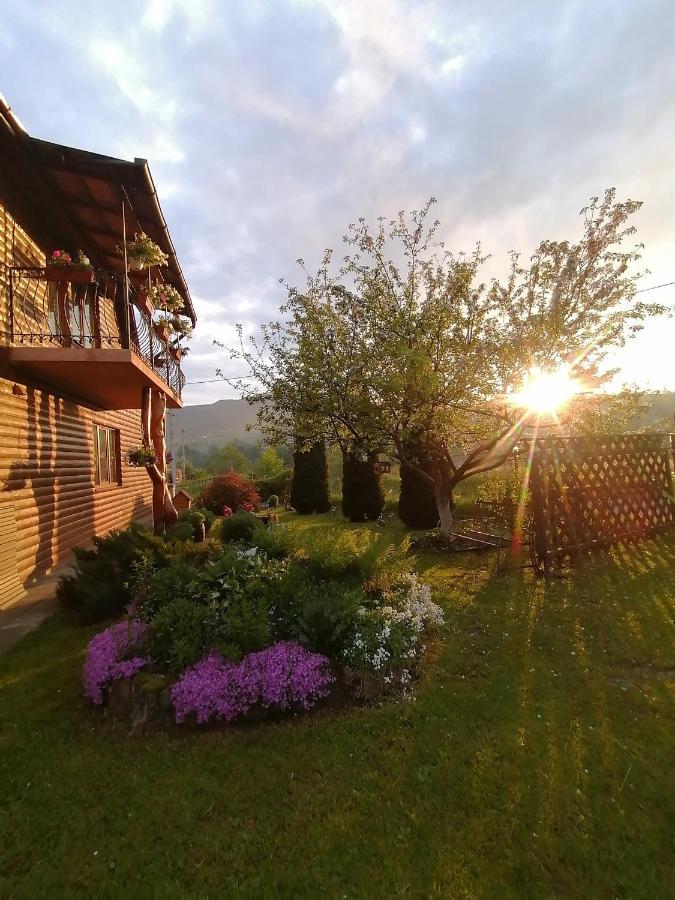 Hotel Pid Goroyu Chorna Tysa Exteriér fotografie